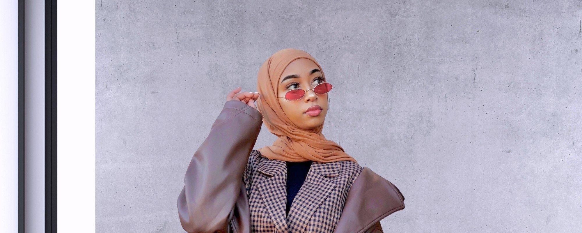 5 Tutorial Pashmina untuk Wajah Bulat, Simple dan Bikin Tirus!