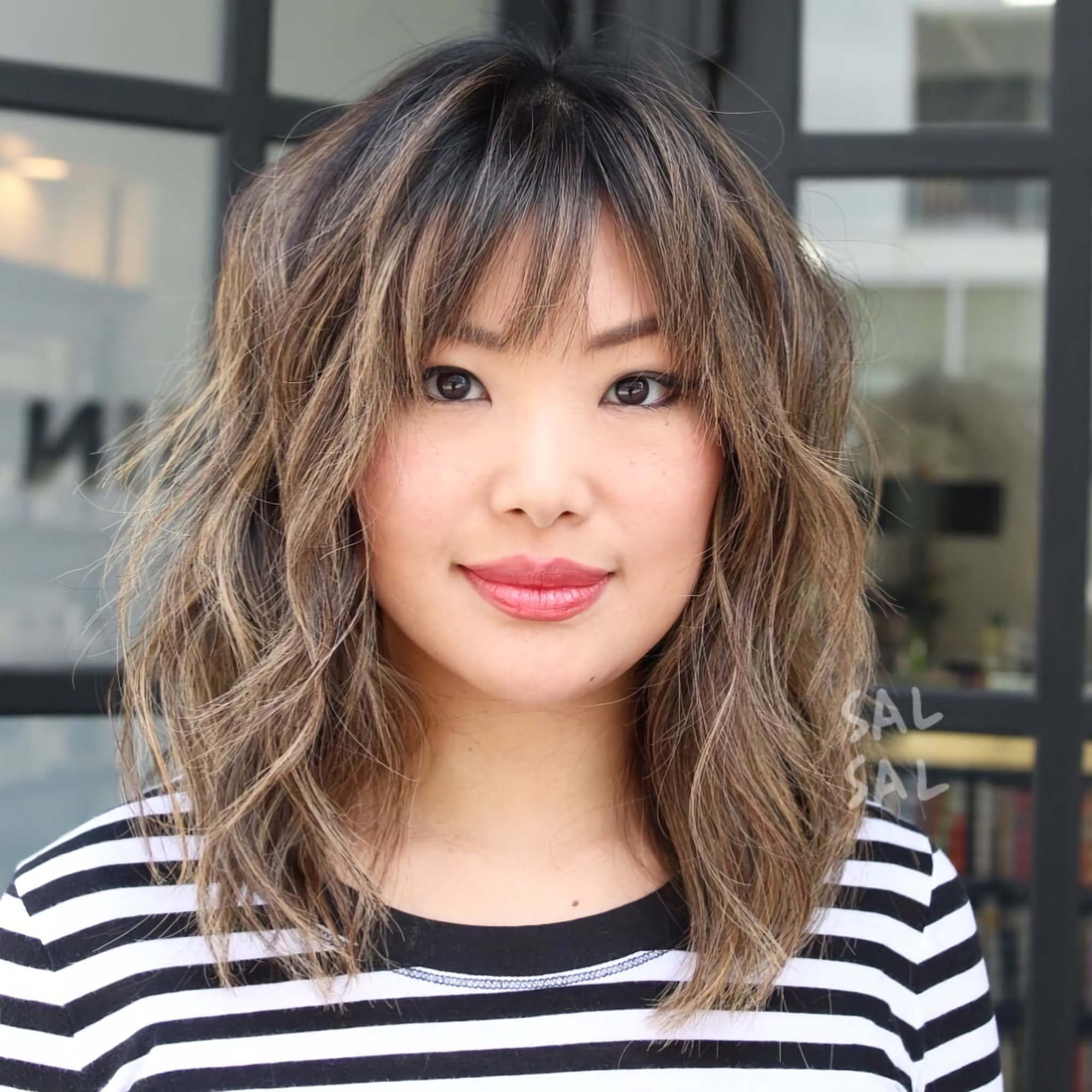 Gaya rambut dengan poni a la model rambut segi pendek anak perempuan yang cute. (Foto: Instagram/salsalhair)