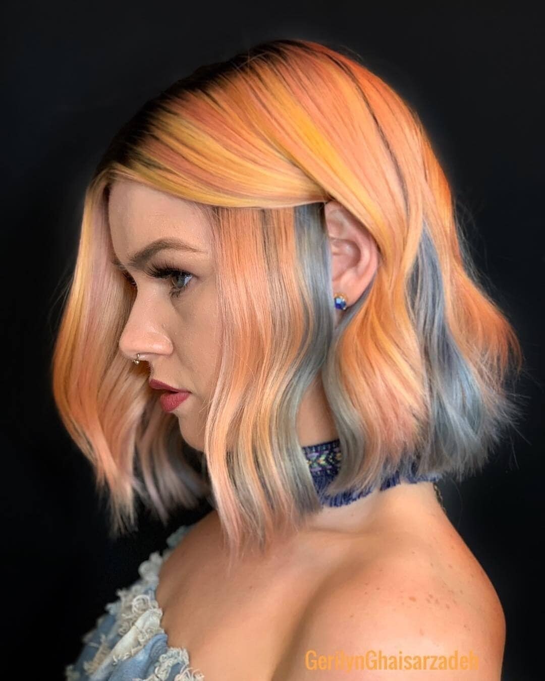 Paduan oranye dan biru yang keren. (Foto: Allthingshair UK)