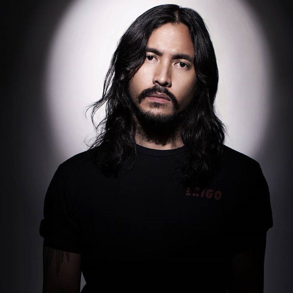 Rambut gondrong dan kumis tebal. (Foto: Pinterest)