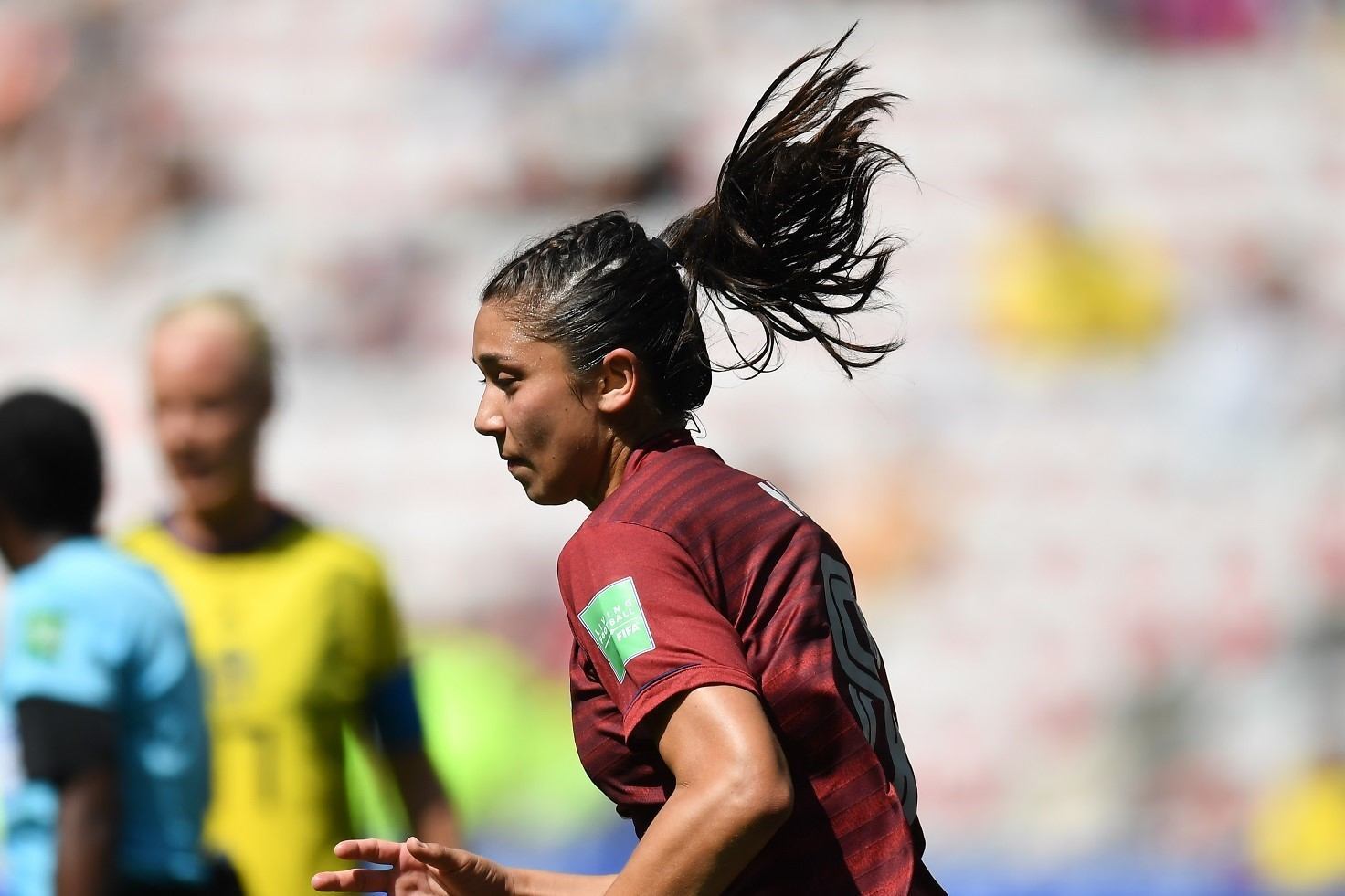 gaya rambut pesepak bola wanita - miranda nild