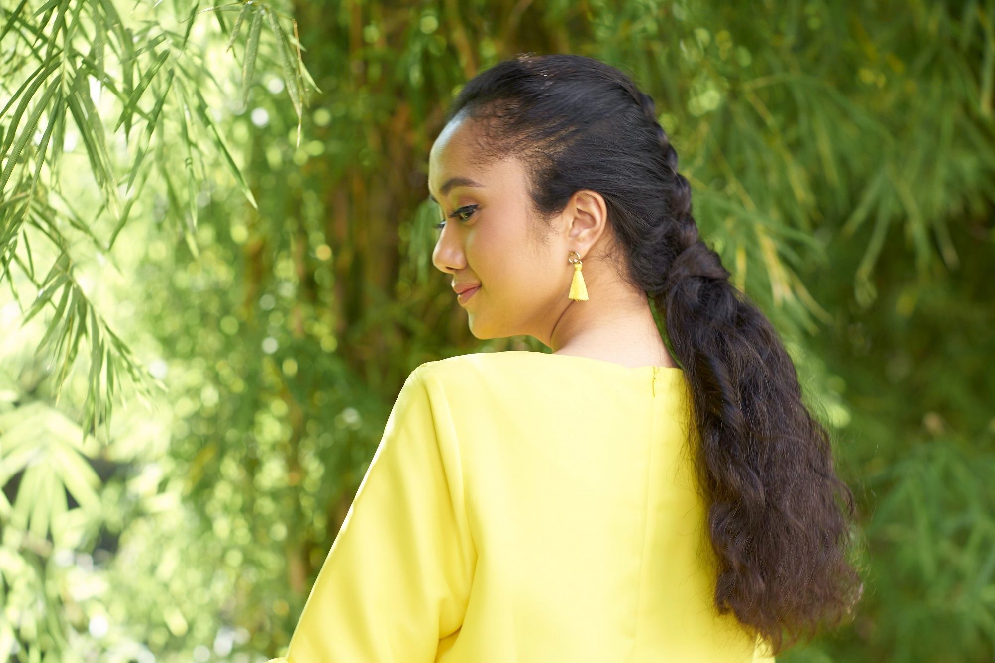 Gaya rambut inverted braid (Foto: Hariono Halim)