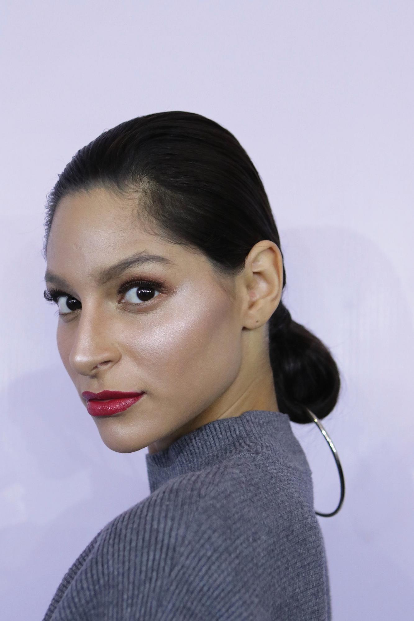 Berikan ring pada cepolanmu. (Foto: Jakarta Fashion Week 2019)