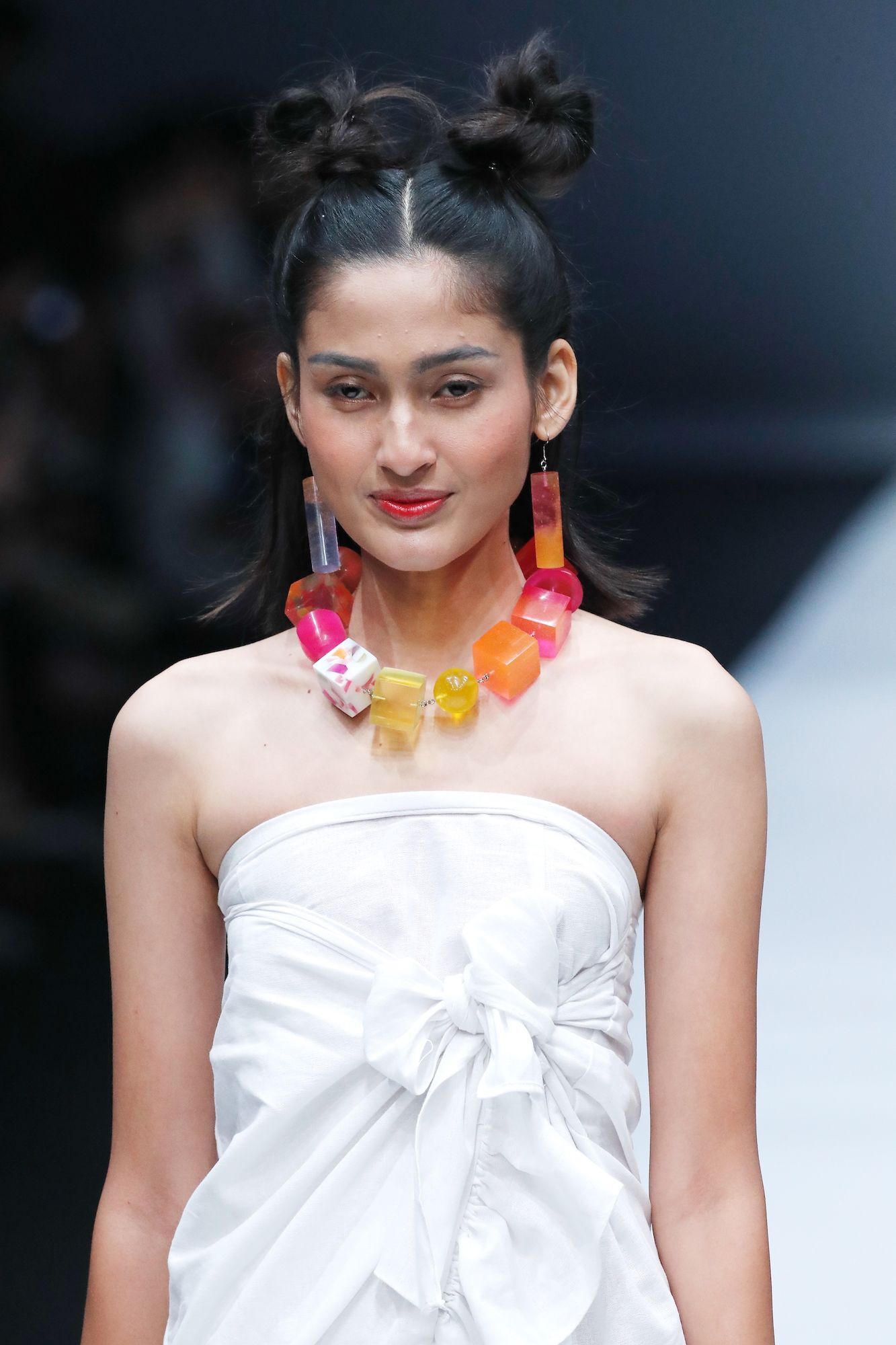 Ingin gaya seru hadiri festival music? Coba gaya ini. (Foto: Jakarta Fashion Week 2018)