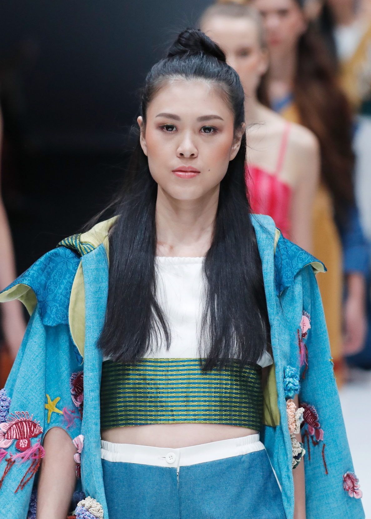 Gaya ini cocok untuk acara kasual seperti piknik dan reuni. (Foto: Jakarta Fashion Week 2018)