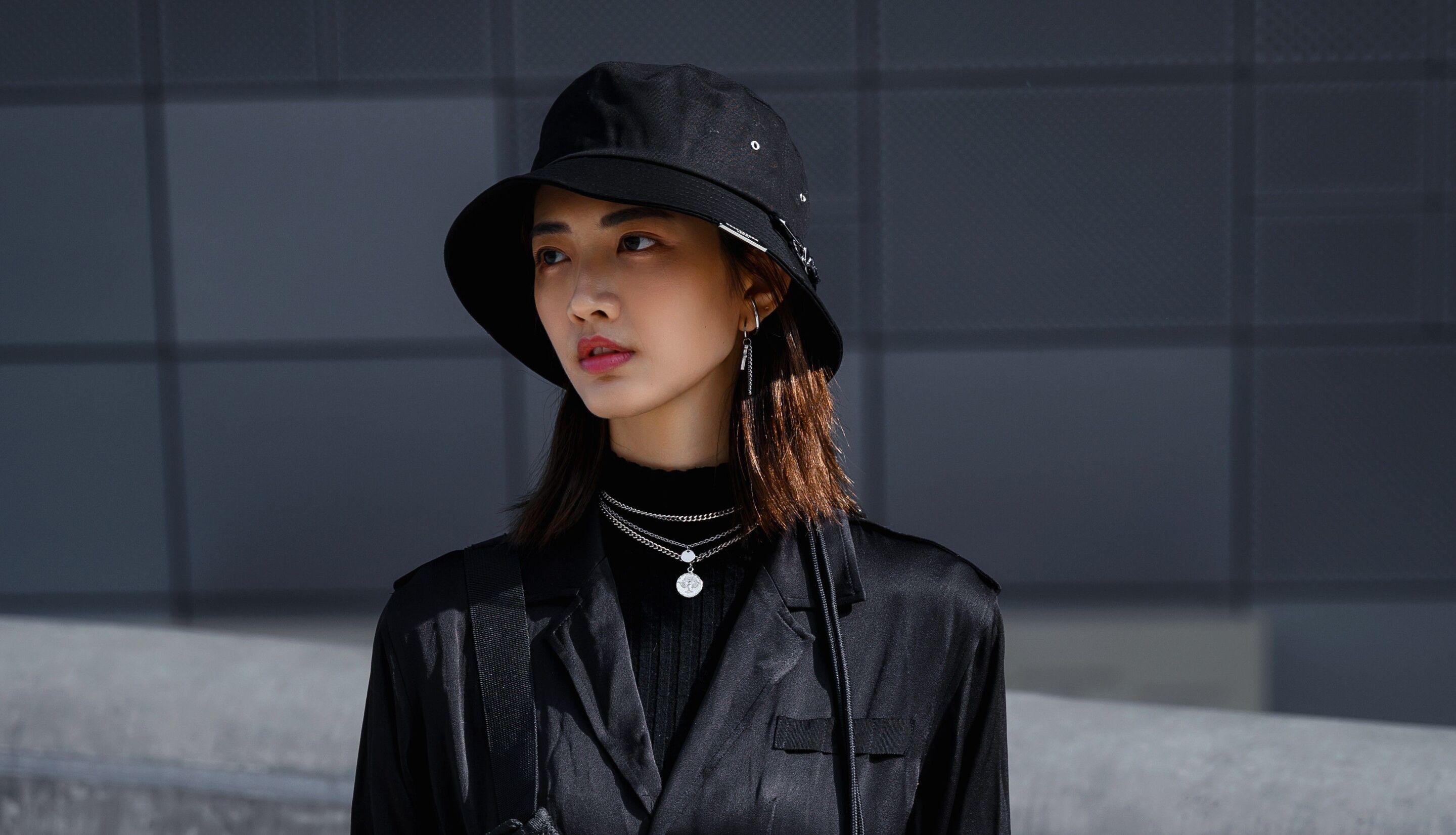 Bucket hat kembali ngetren. (Foto: Shutterstock)