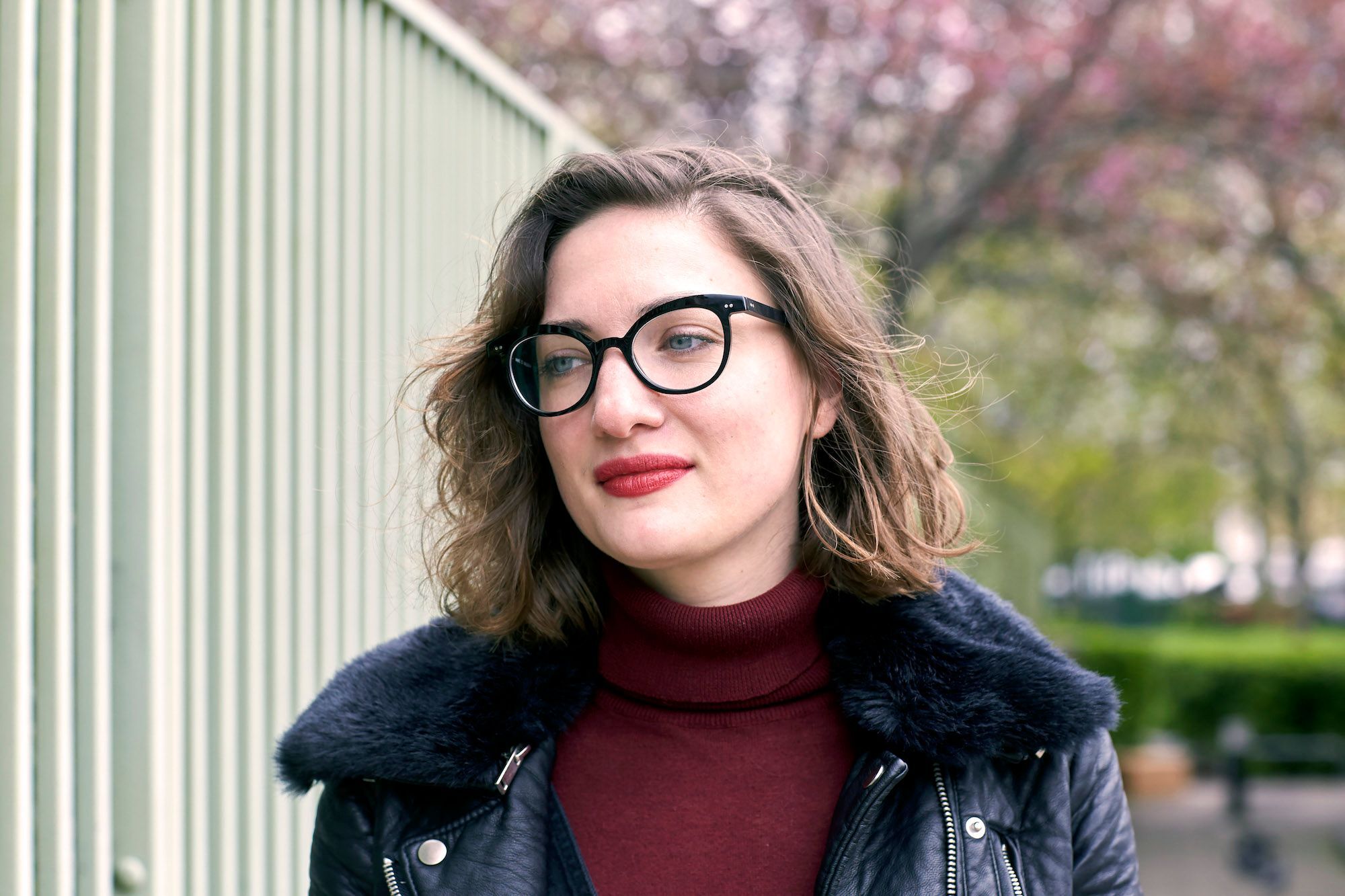 Gaya rambut messy yang anti-ribet. (Foto: Shutterstock)