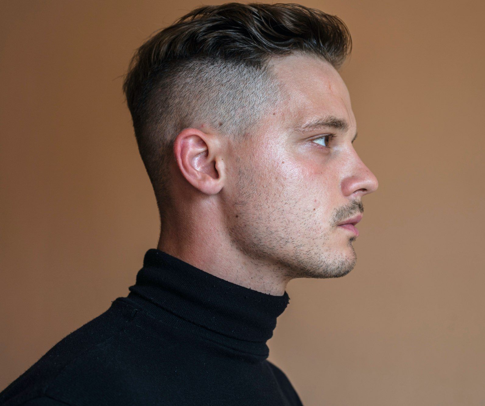 Gaya rambut undercut klasik dengan sentuhan modern. (Foto: Shutterstock)