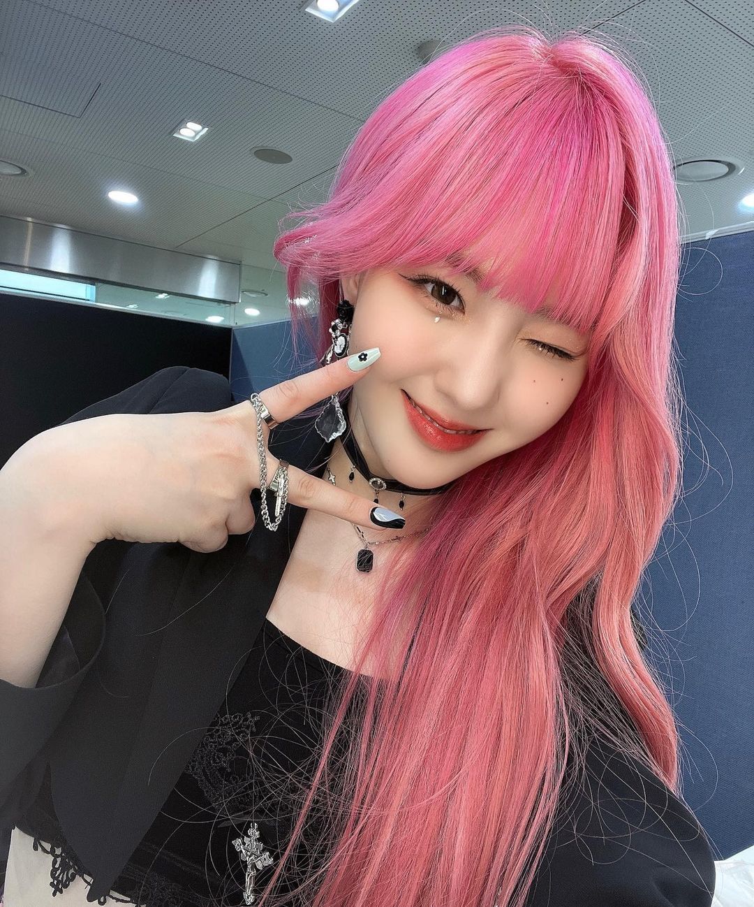 Warna rambut kekinian dengan model rambut trendi? Kenapa tidak! (instagram.com/official.kep1er)