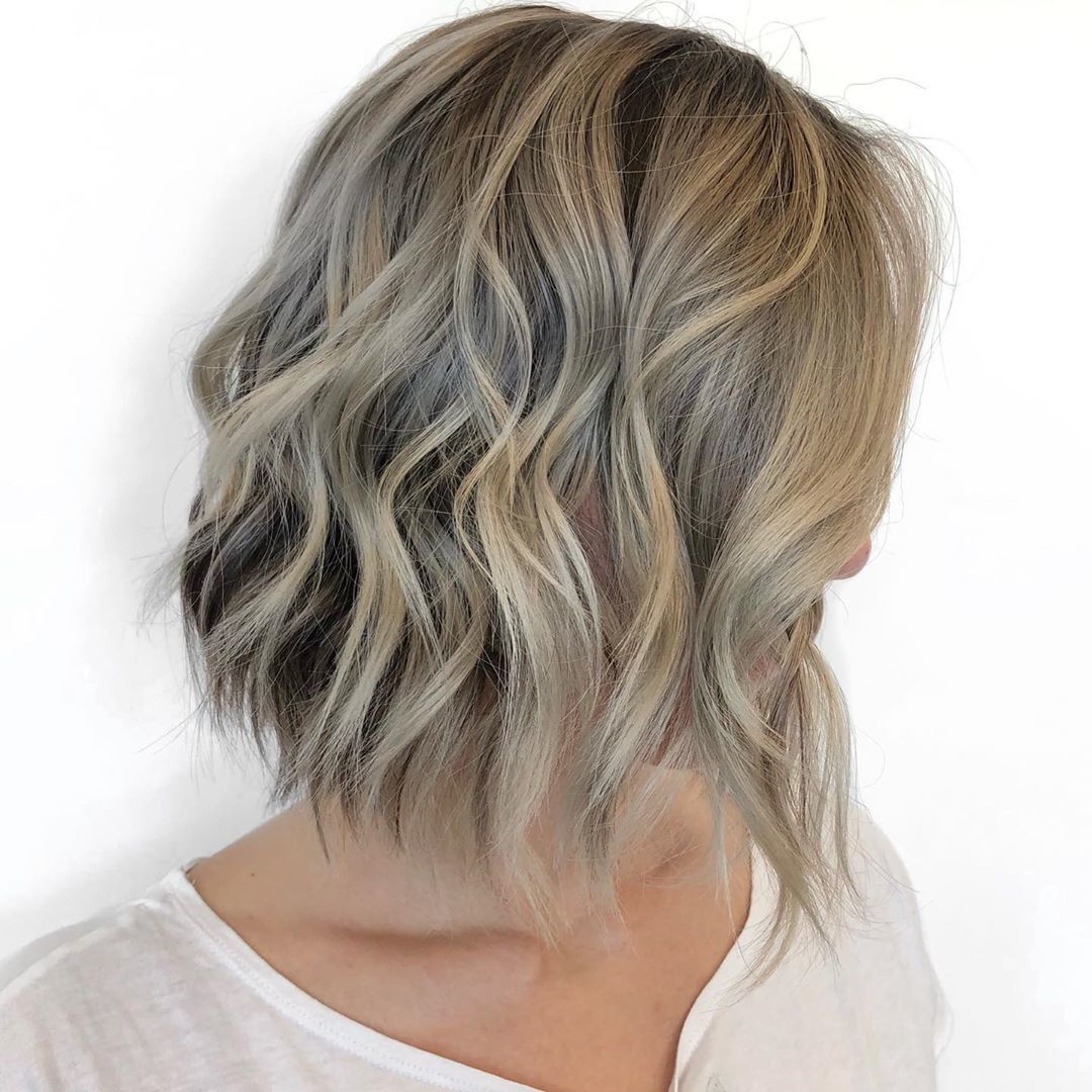 Light ash blonde (Foto: @itgirlhairsalon)
