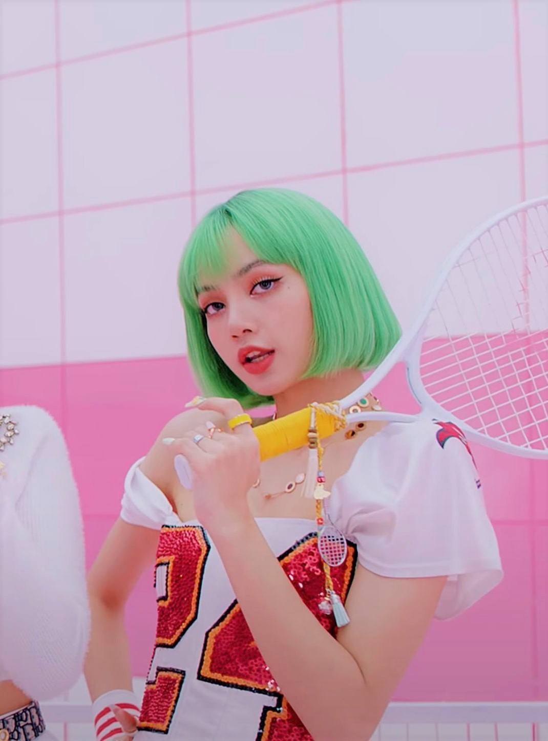 Berani coba warna rambut hijau ala Lisa Blackpink dalam video klip Ice Cream ini? (Foto: YG Entertainment)
