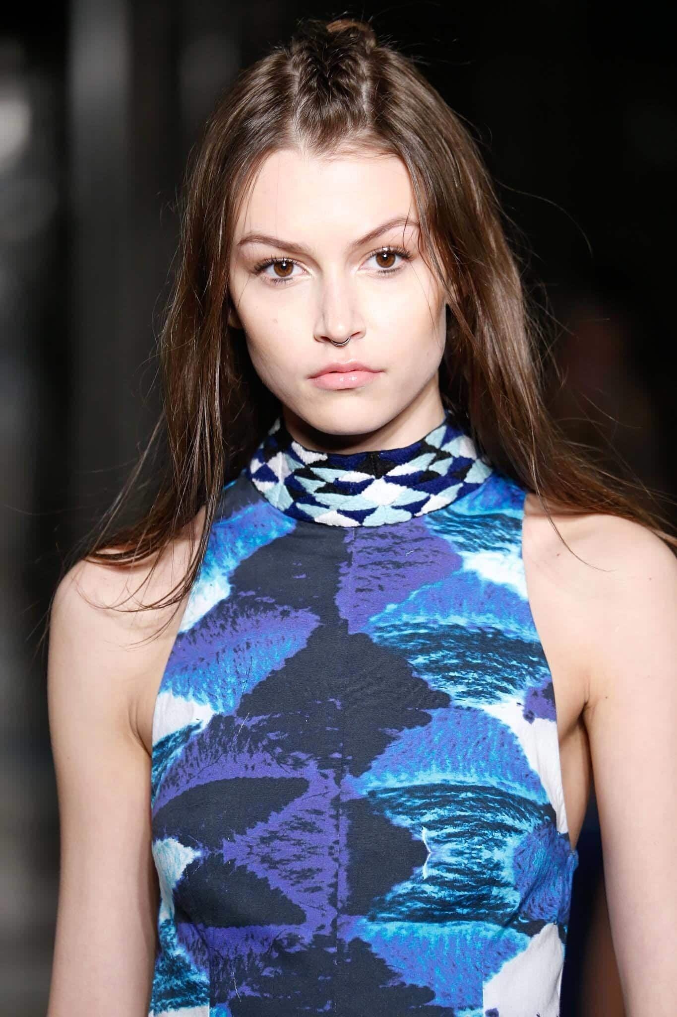 Meskipun kecil, gaya kepang ini mempengaruhi keseluruhan penampilanmu. (Foto: Shutterstock)