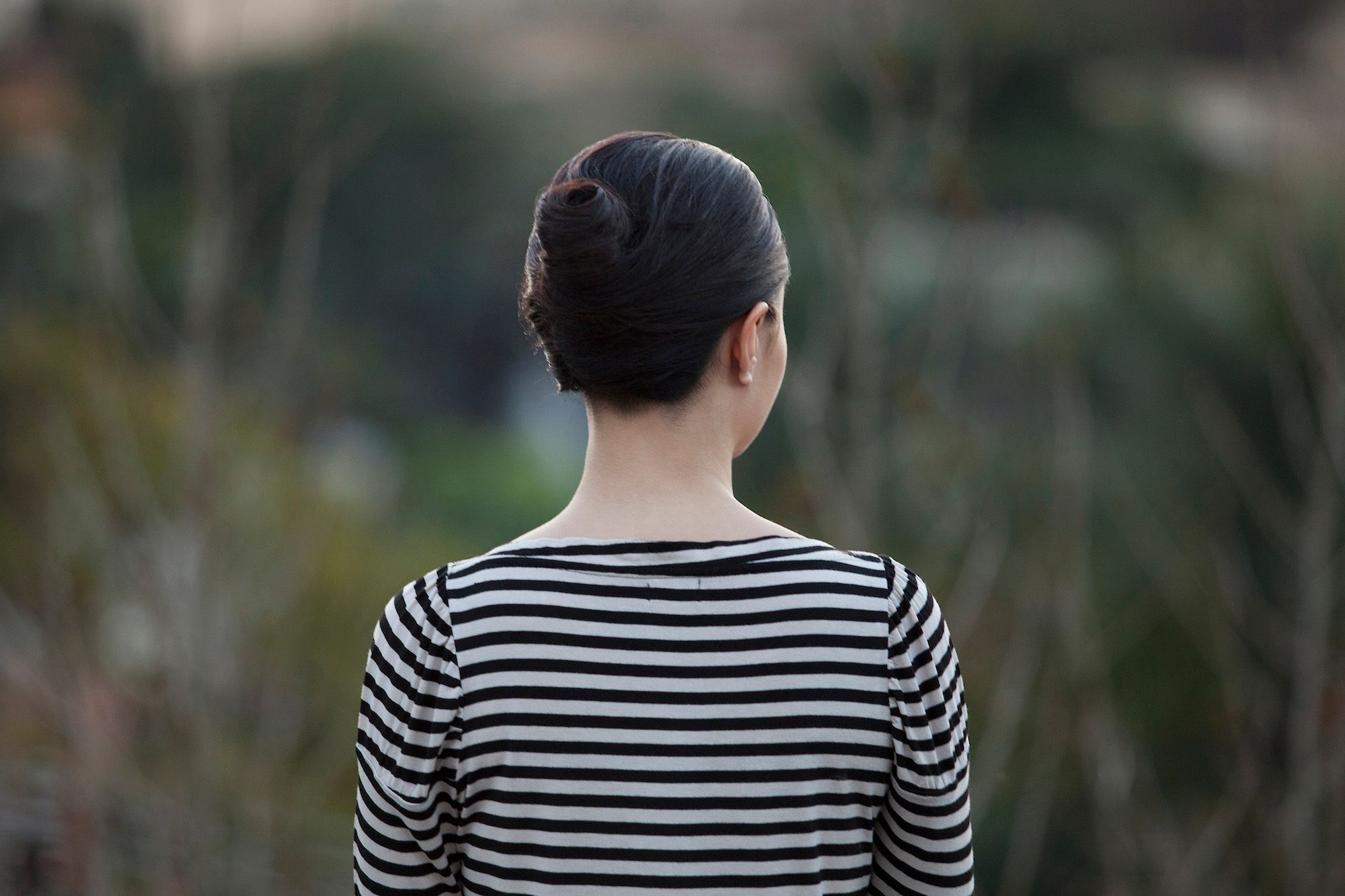 Model rambut croissant bun.