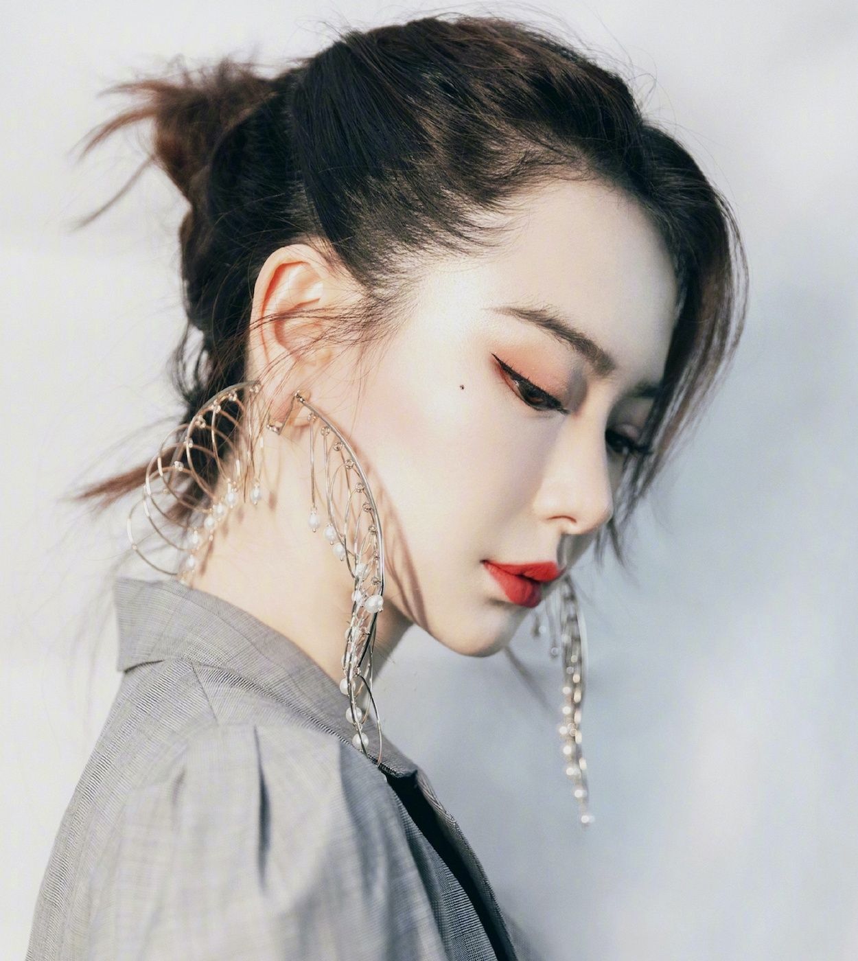 Sweet bun, model rambut pendek untuk pesta yang manis! (Foto: Shutterstock)