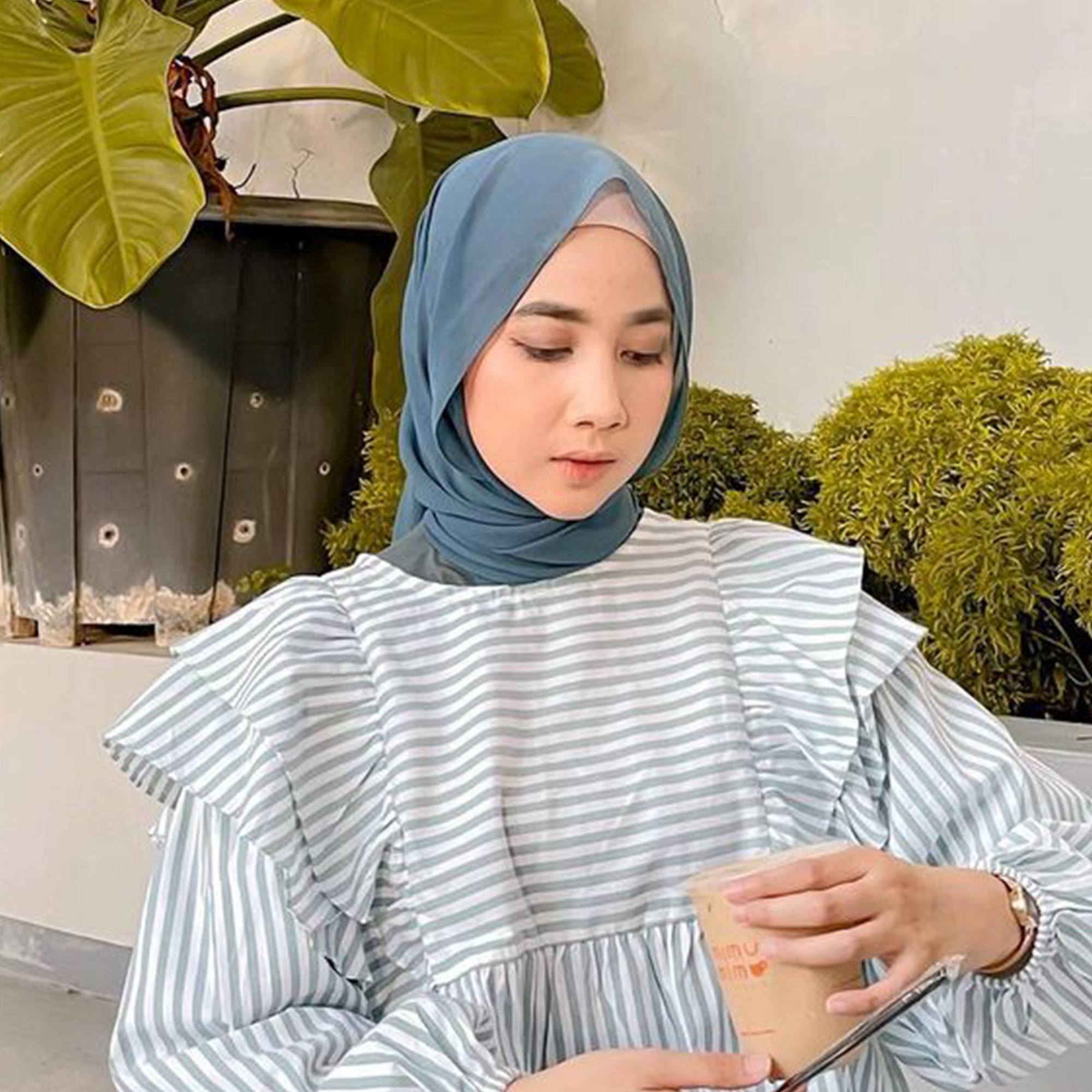 Variasi biru yang kalem. (Foto: Instagram/richaeu)