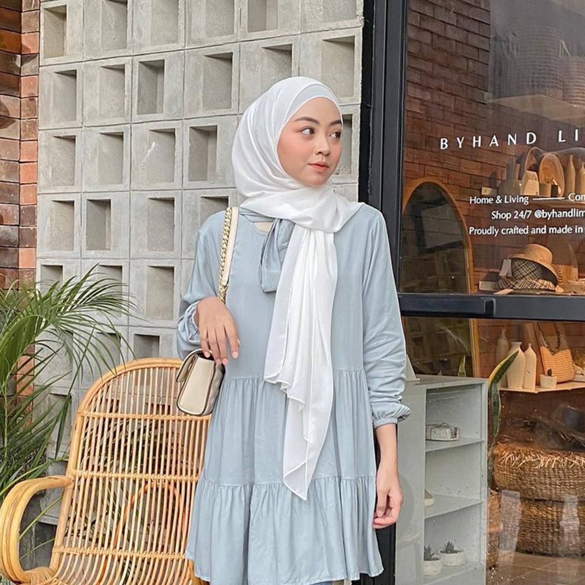 Warna basic ini pasti kepake banget! (Foto: Instagram/meiraniap)