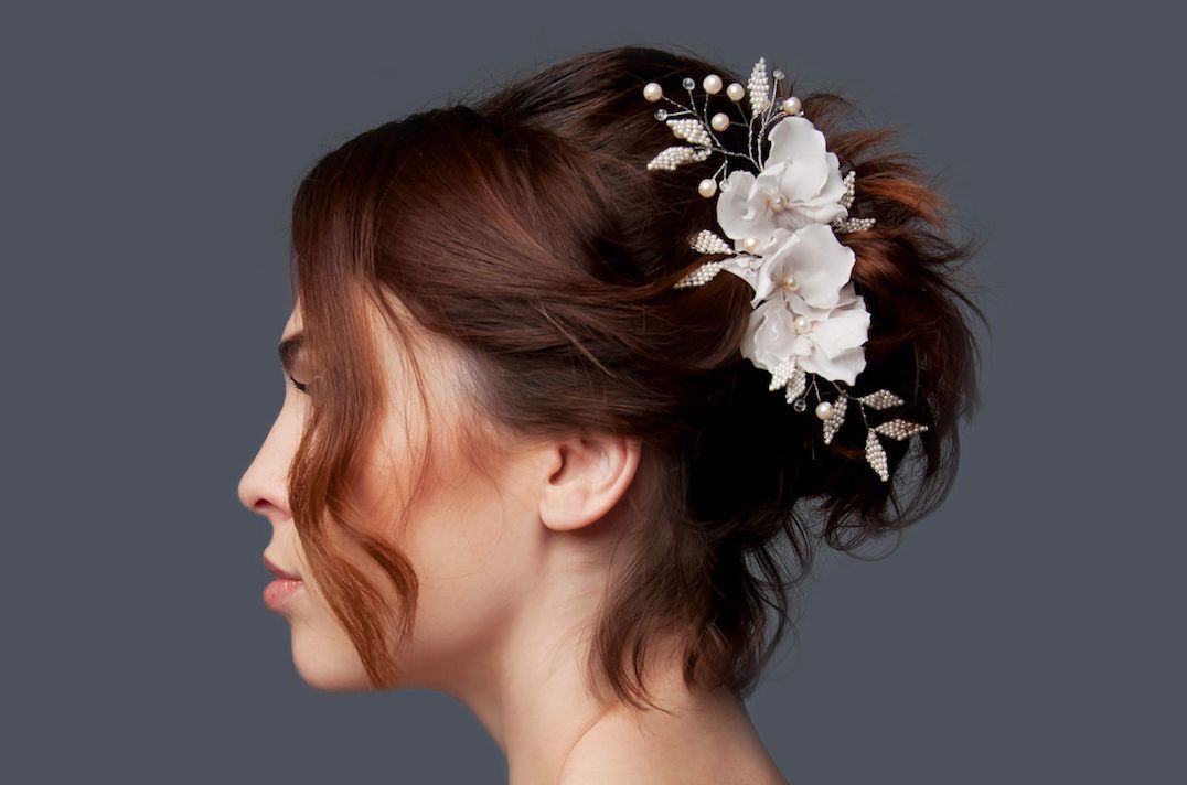 Siapa bilang gaya messy tidak bisa membuatmu elegan? (Foto: Shutterstock)