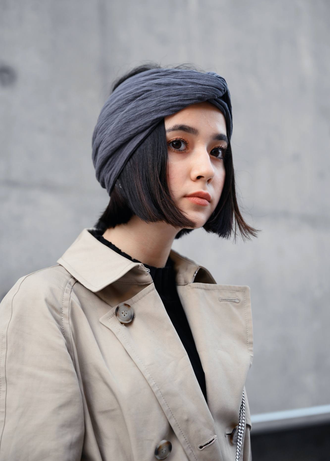 Menggunakan bandana. (Foto: Shutterstock)