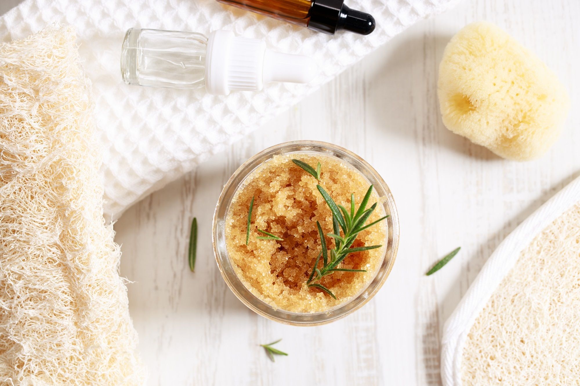 Body scrub berbahan dasar gula.