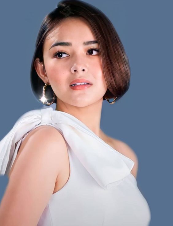 Gunakan styling tools untuk tampilan berbeda. (Foto: Pinterest)