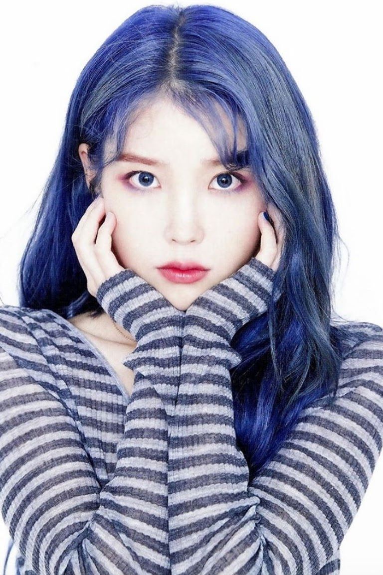 Denim blue? Why not? (Foto: Koreaboo.com)