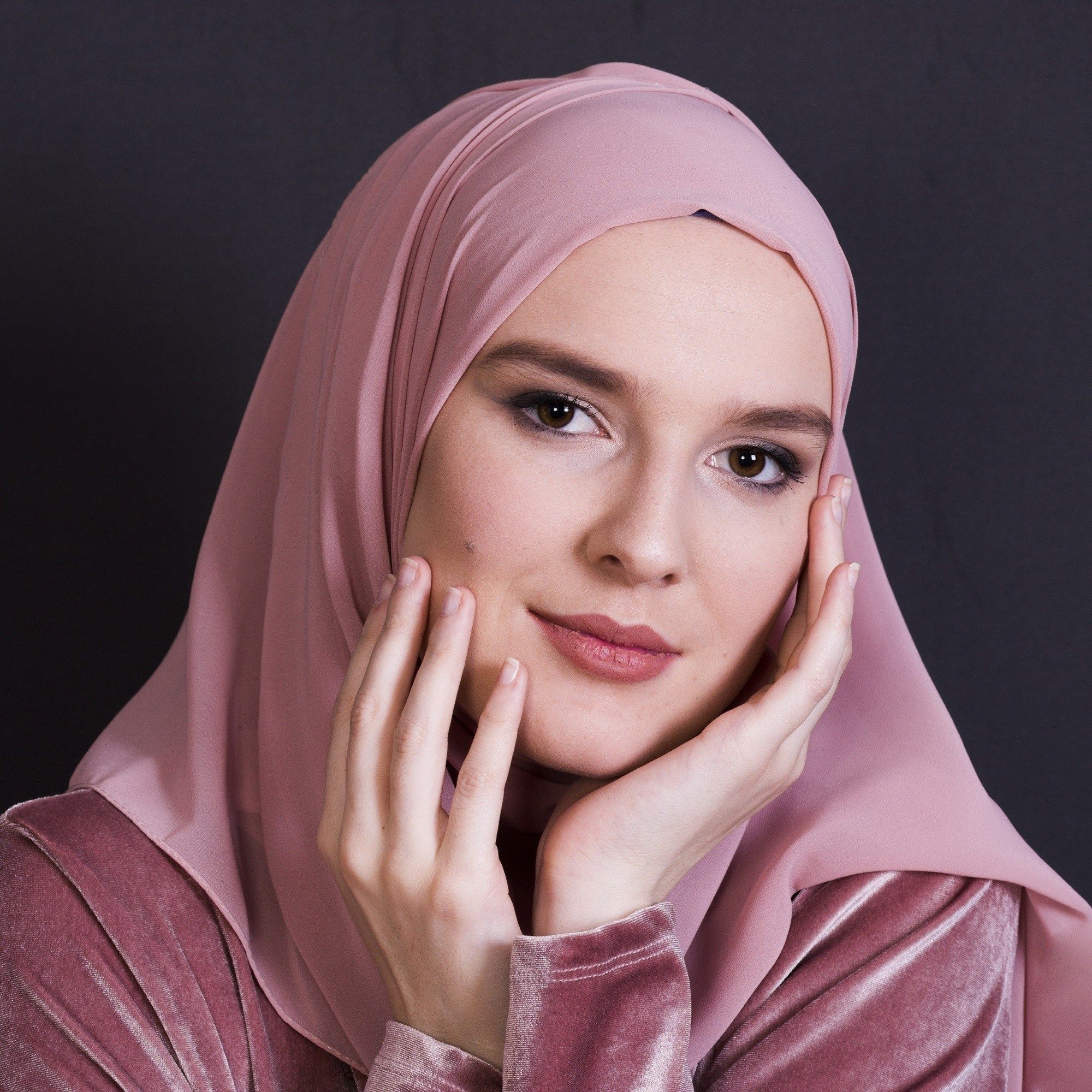 Memadukan dua warna pink sekaligus tak masalah. (Foto: Shutterstock)