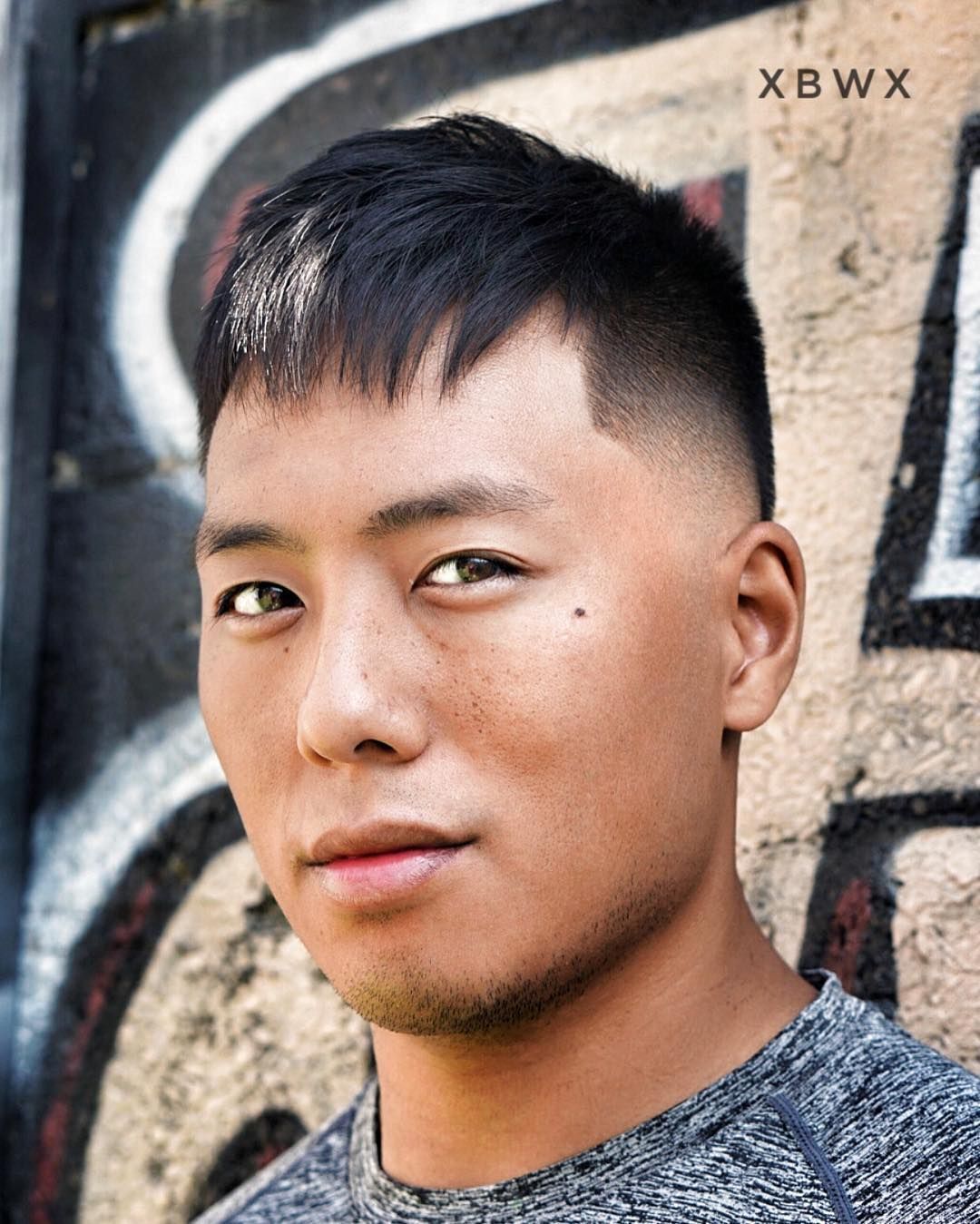 Potongan rambut textured hair yang bisa ditata dengan wax rambut. (Foto: Men's Hairstyle Trend)