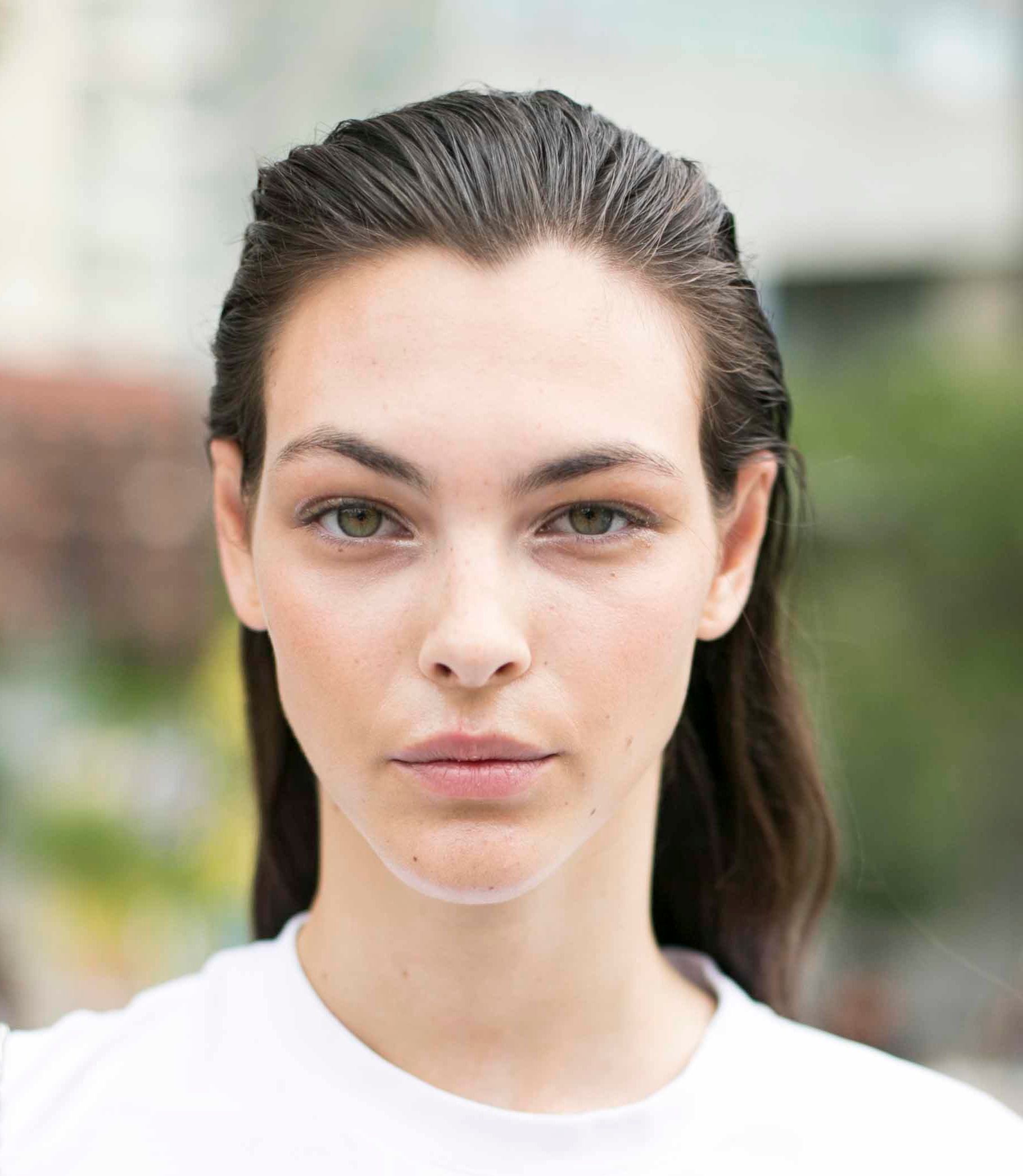 Pastikan kamu memakai produk rambut yang tepat untuk mendapatkan gaya rambut ini. (Foto: indigitalimages.com)