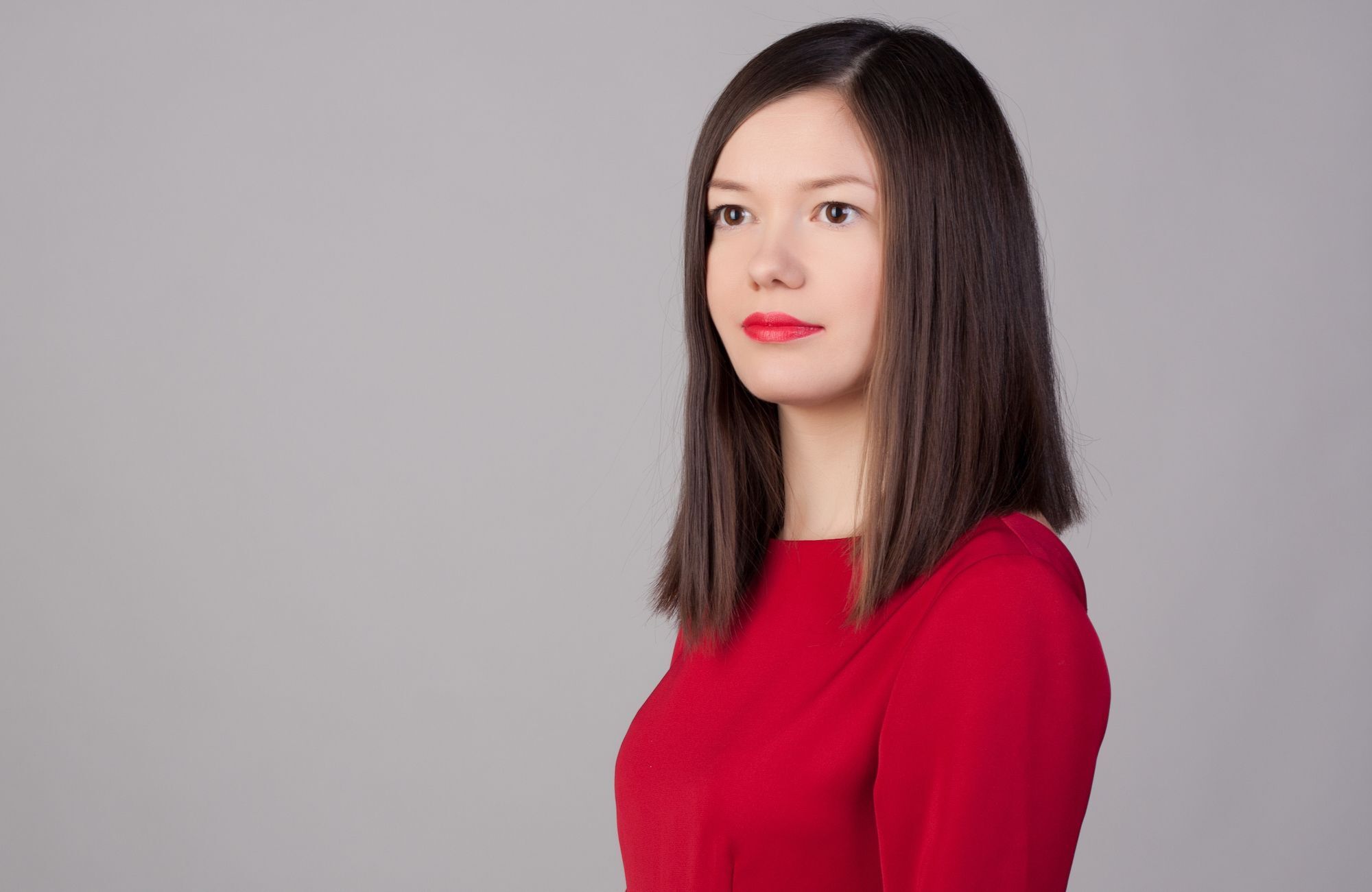 Gaya asimetris pada bob sebahu cocok untuk badan gemuk dan wajah bulat. (Foto: Shutterstock)