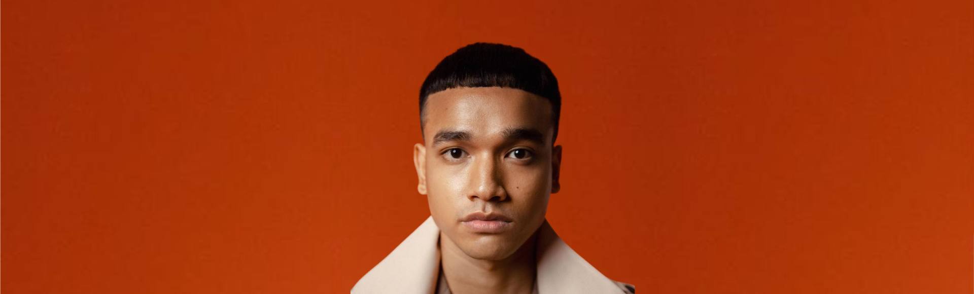 Fadly Faisal dengan gaya rambut caesar cut klasik.