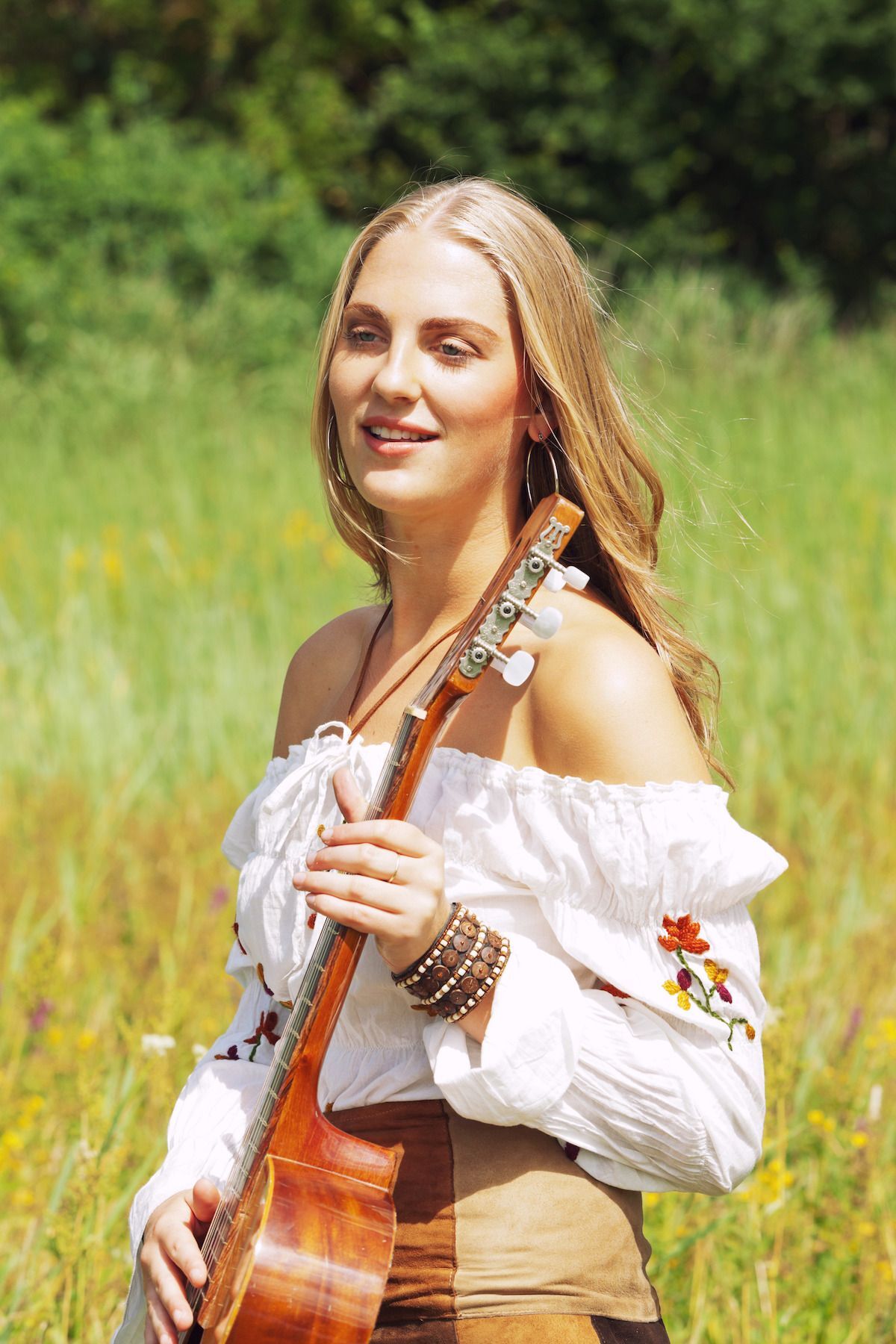 Rambut lurus dengan belahan di tengah adalah gaya klasik. (Foto: Shutterstock)