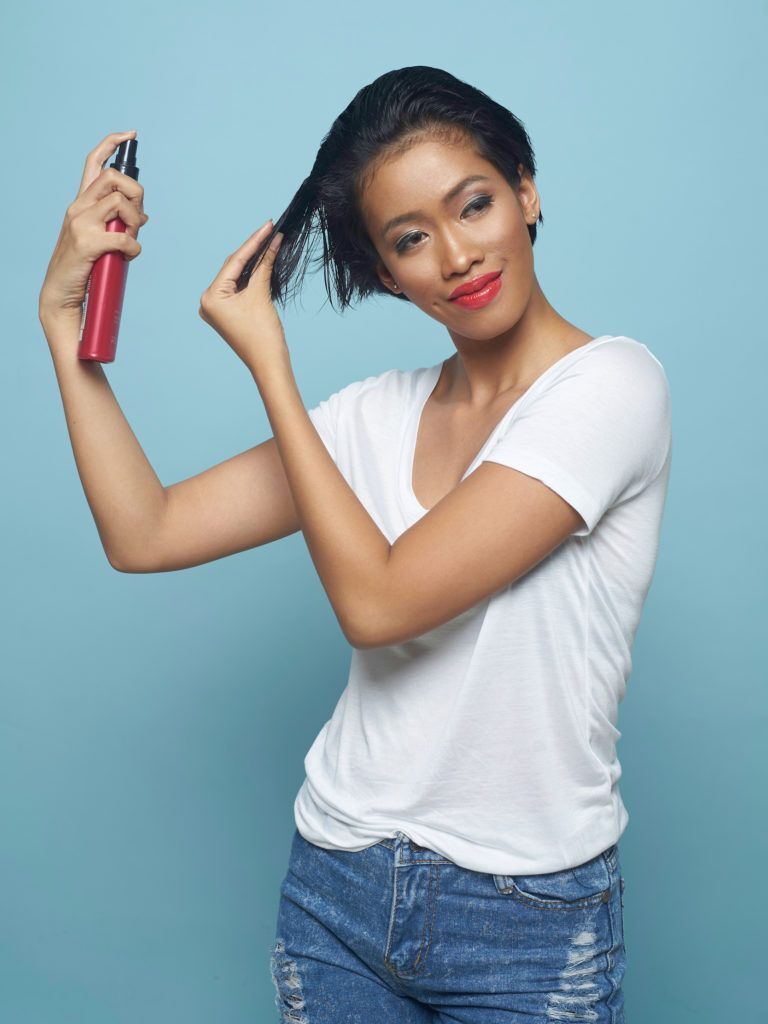 Sebelum mengeriting, pakai heat protection spray.