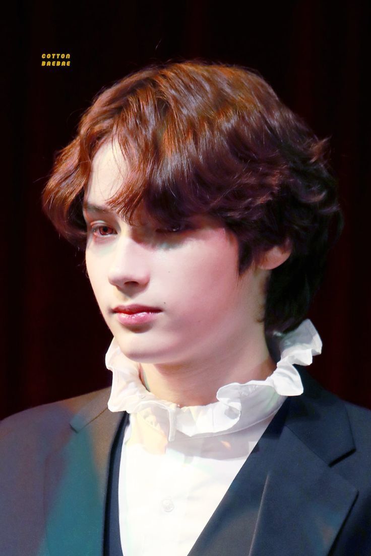 Rambut keriting dengan gaya fluffy. (Foto: Pinterest)