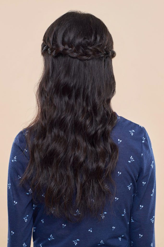 Model rambut half crown braid