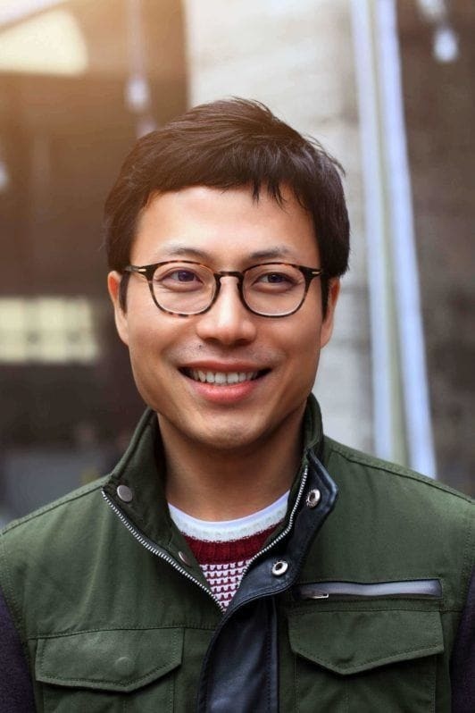 Gaya rambut pendek juga bisa terlihat playful. Buat efek berantakan agar lebih keren. (Foto: Dvora)

