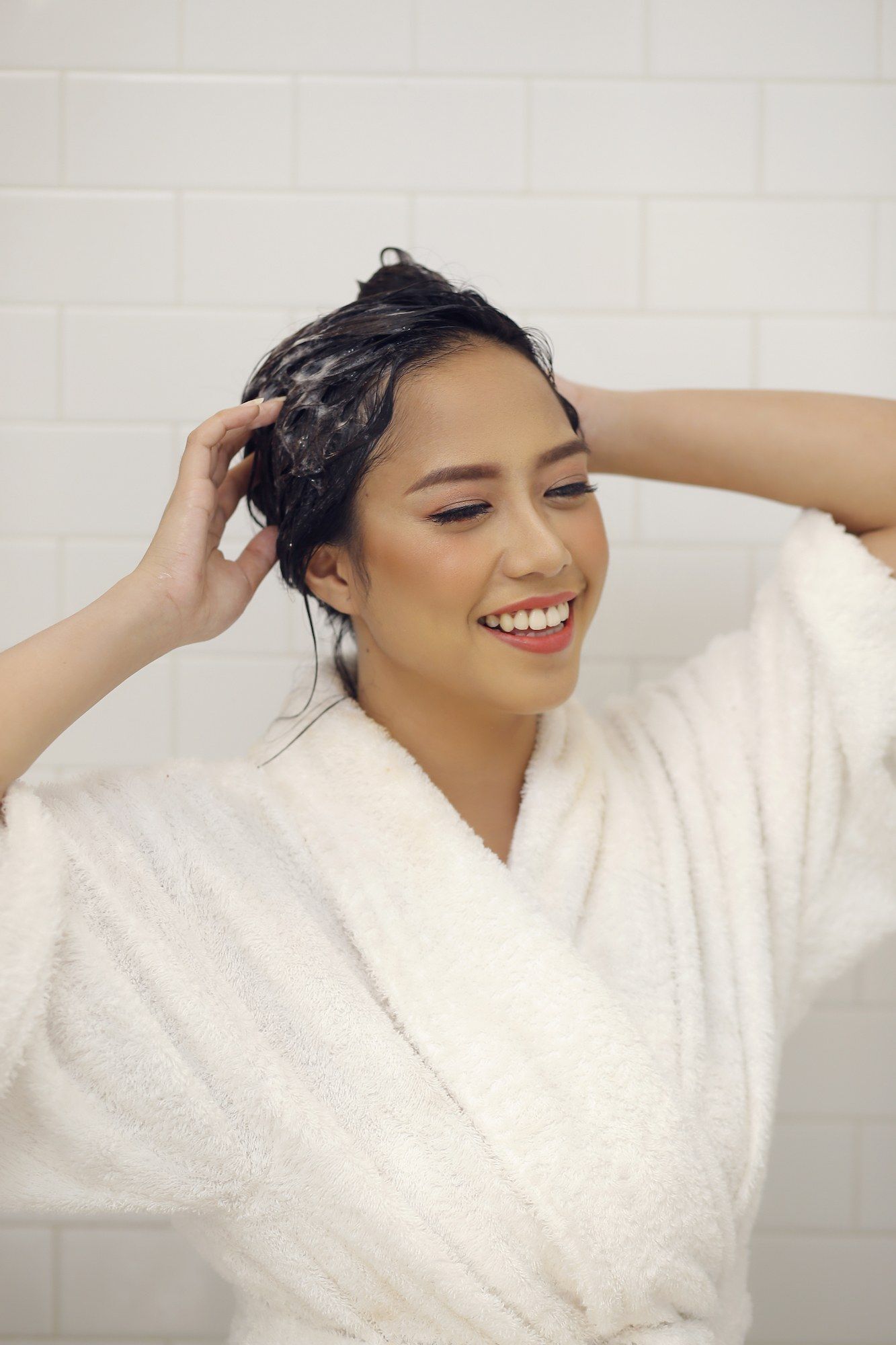 Keramas dengan tepat untuk stimulasi pertumbuhan rambut