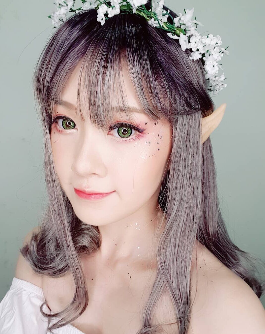 Rambut panjang berponi yang membuatmu terlihat seperti karakter anime. (Foto: Instagram/@jeaniceang)
