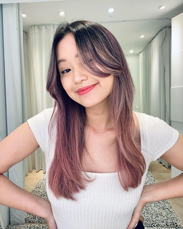 Padukan dengan poni panjang! (Foto: All Things Beauty UK)