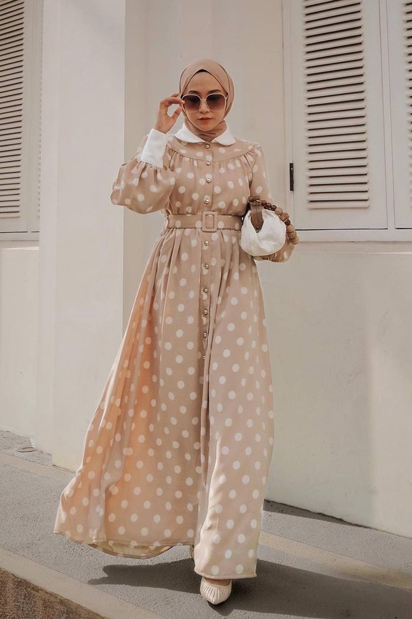 Meski warnanya sama-sama nude, adanya motif akan memecah kesan monoton. (Foto: instagram.nisacookie)