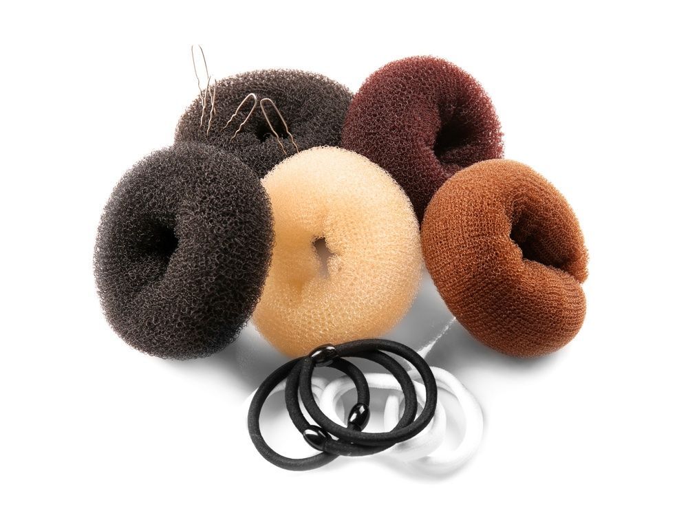 Variasi ikat rambut donat dengan berbagai warna