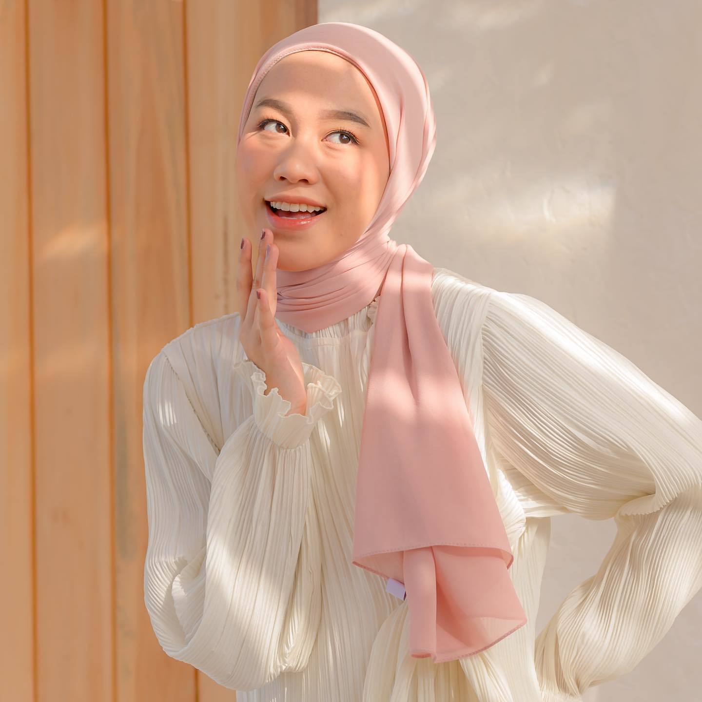 Praktis dan anti ribet ribet club! (Foto: Instagram.com/Lozyhijab)