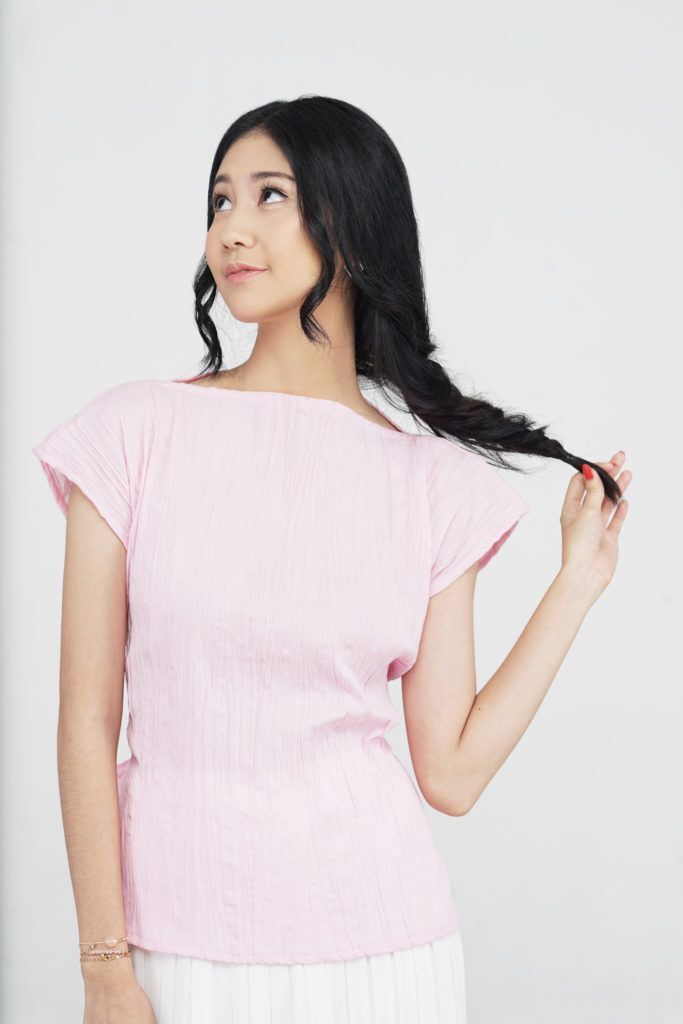 Tampilan akhir fishtail braid.