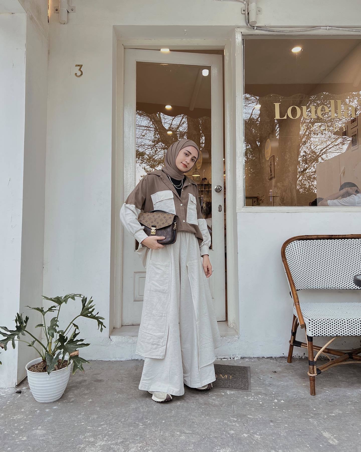 Gaucho pants atau Japanese pants dengan detail yang unik. (Foto: Instagram.com/helminursifah)