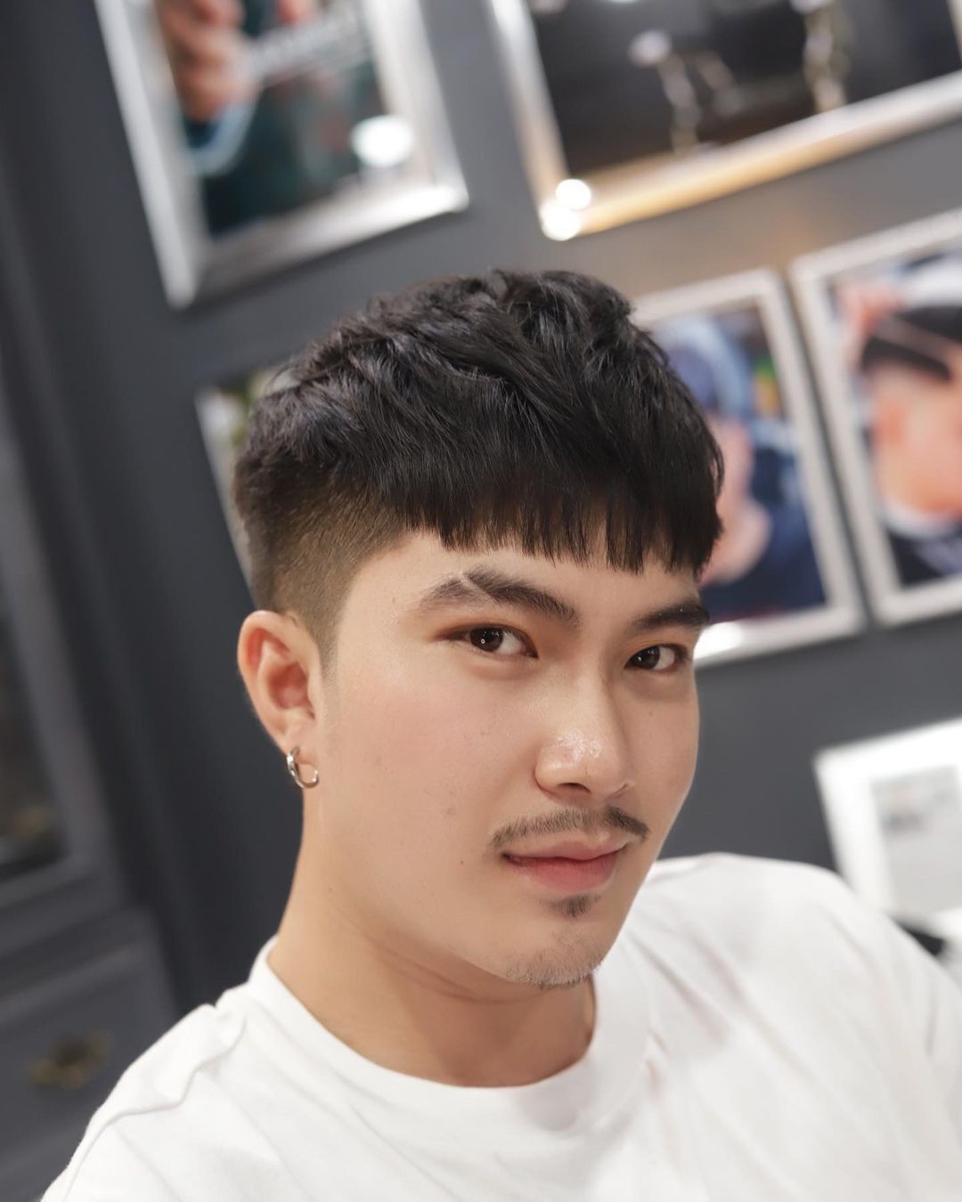 pria asia dengan potongan cepak french crop