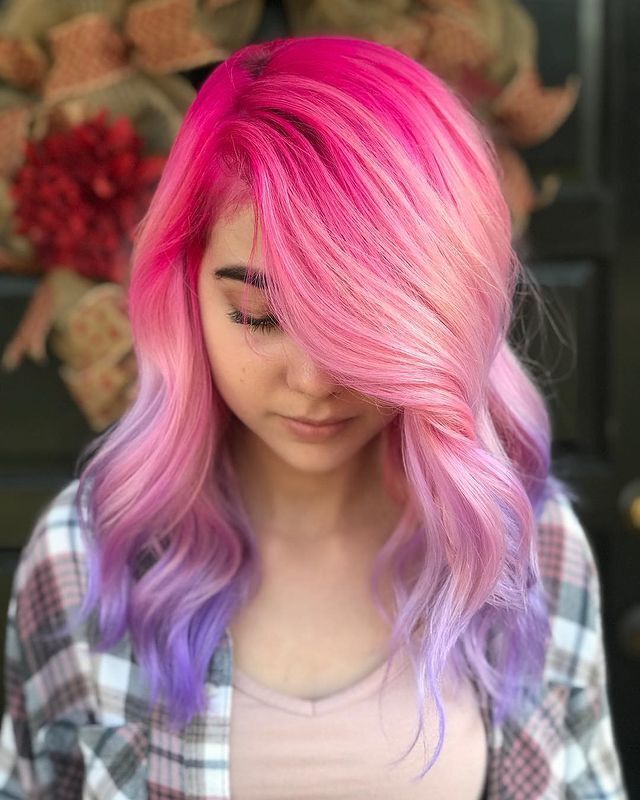 Warna rambut serupa lollipop ini butuh perawatan esktra. Siap mencobanya? (Foto: All Things Beauty UK)