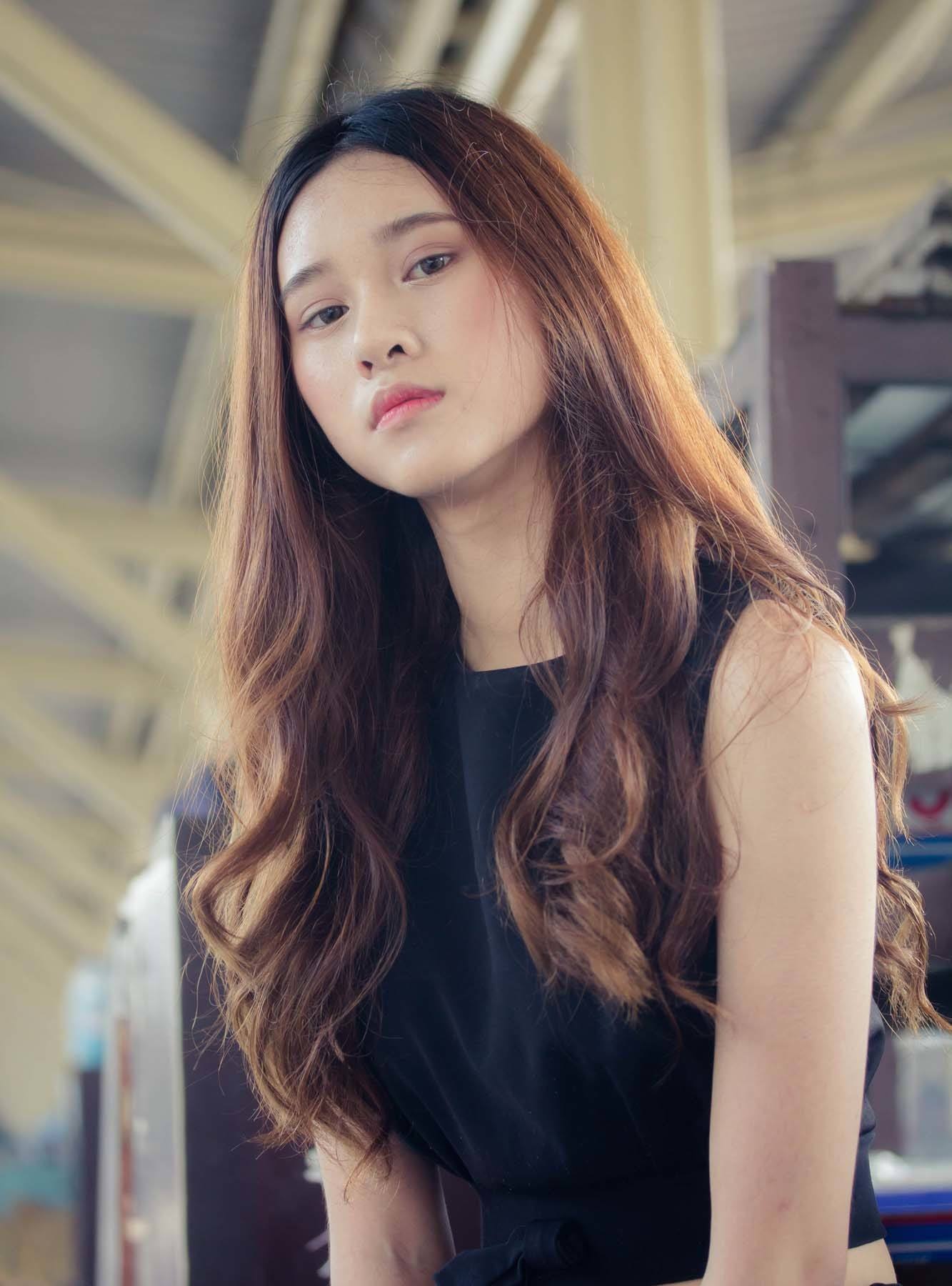 สีน้ำตาลโทนน้ำผึ้งประกายทอง (Credit: Rex by Shutterstock)