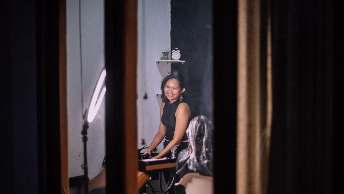 Pendiri Moonstone hair studio Prameswari