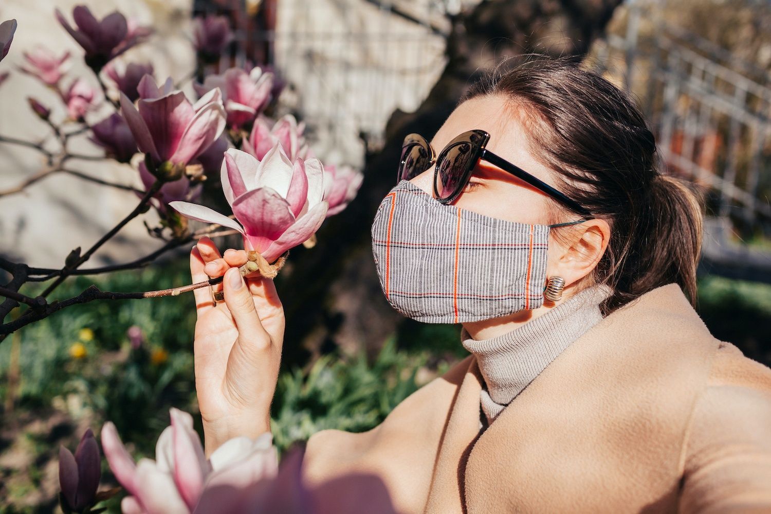 Ponytail cocok untuk padu padan dengan masker. (Foto: Shutterstock)