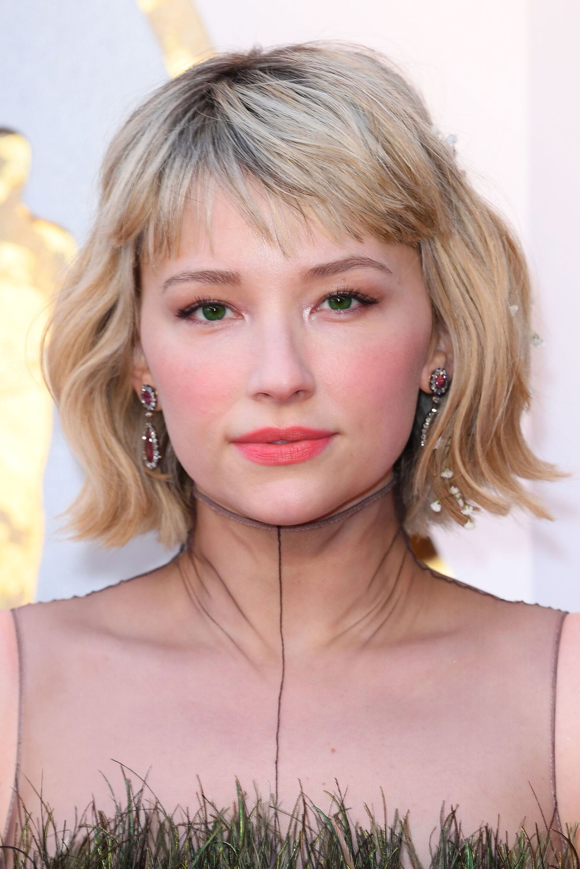 Gaya rambut bob dengan tekstur dan choppy bangs. (Foto: REX by Shutterstock)