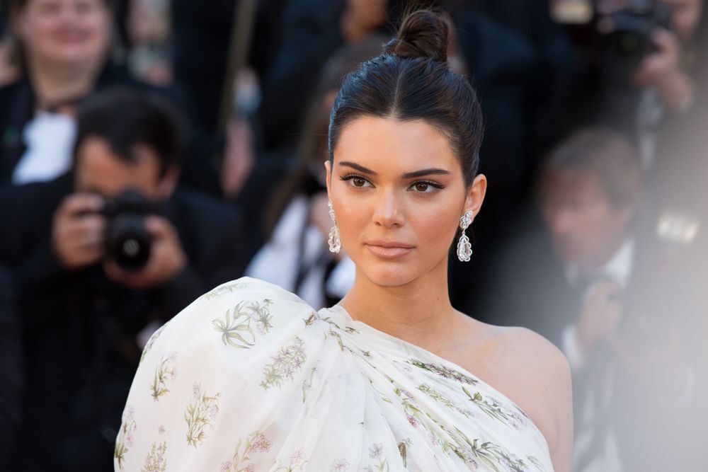 Gaya rambut Kendall Jenner ini juga menaik untuk dicoba! (Foto: Shutterstock)